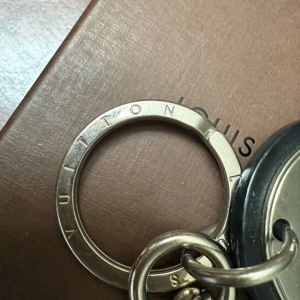 Used in great condition Louis Vuitton Silver and Black Keychain minor scratches - Picture 9 of 10